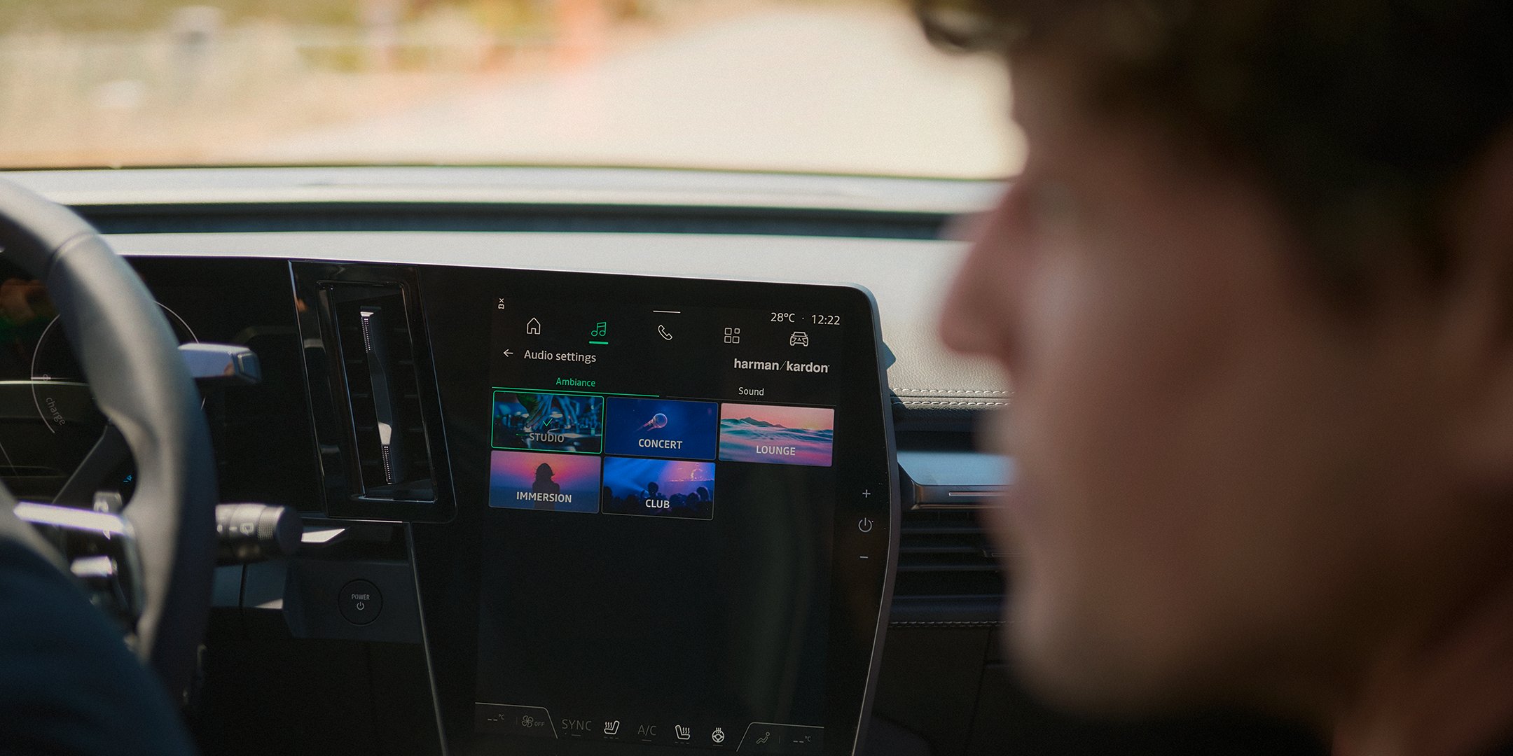 Nový Mitsubishi Eclipse Cross BEV – ozvučenie Harman Kardon Preium Audio