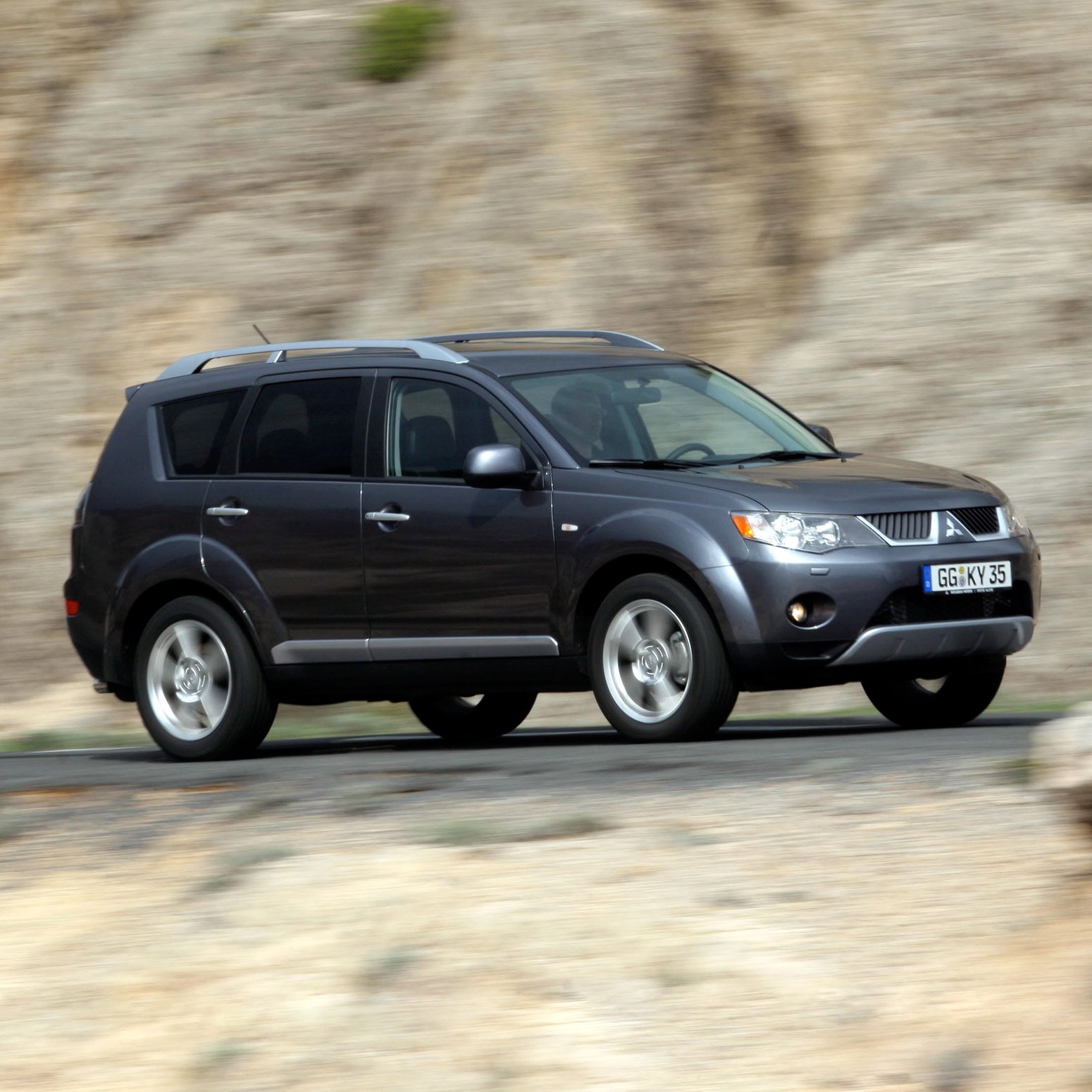 Mitsubishi Outlander PHEV 25 rokov - 2. generácia